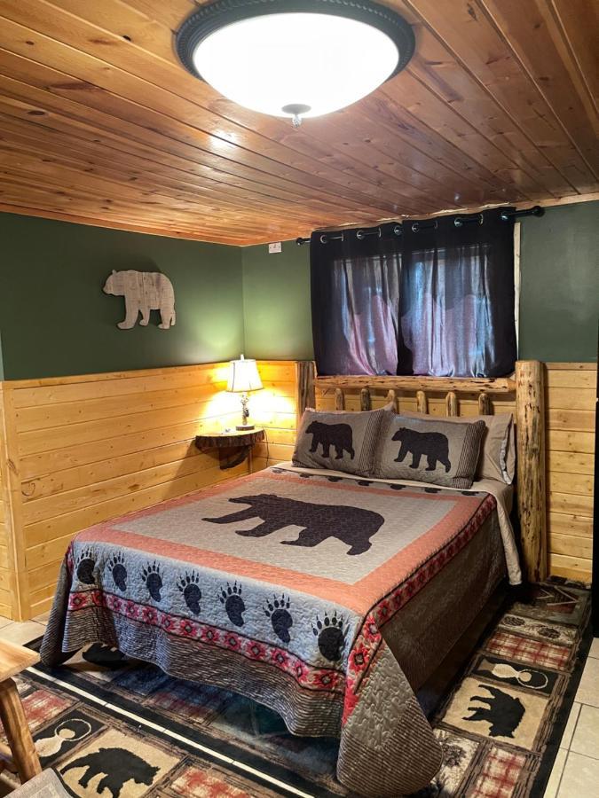 The Fishing Bear Lodge アシュトン エクステリア 写真