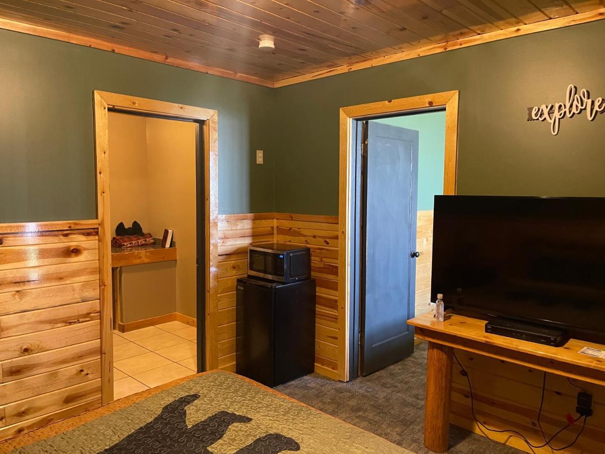 The Fishing Bear Lodge アシュトン エクステリア 写真